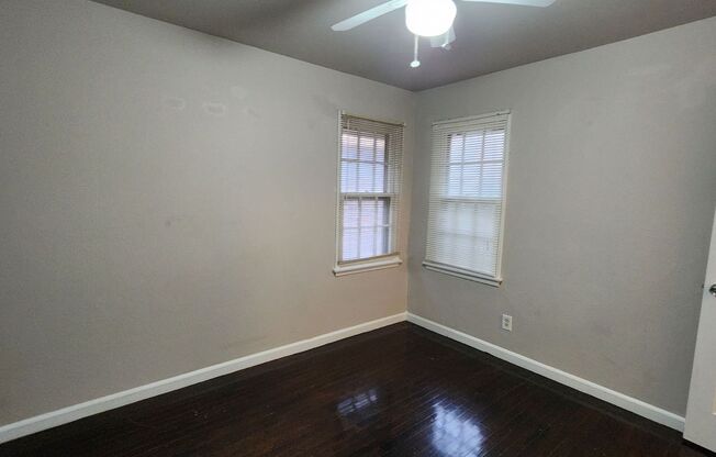 3 beds, 1 bath, $1,300