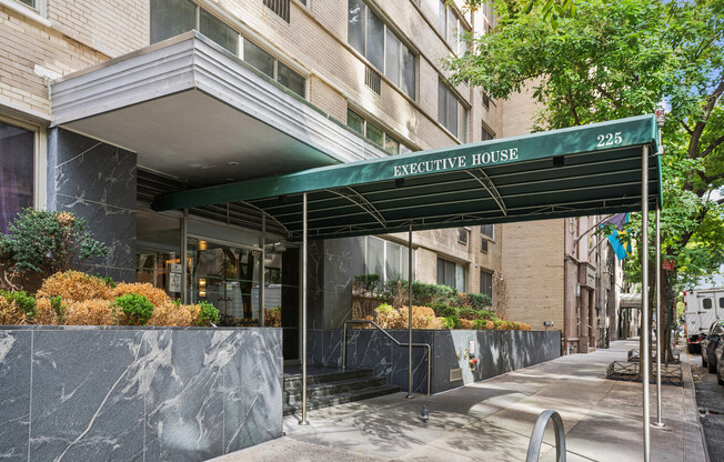 225 East 46th Street 4K