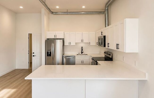 1 bed, 1 bath, 751 sqft, $1,525, Unit 124