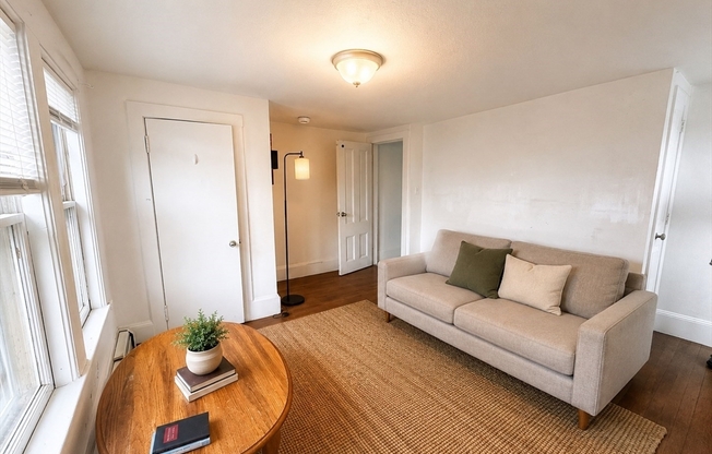 40 SEAFOAM AVE