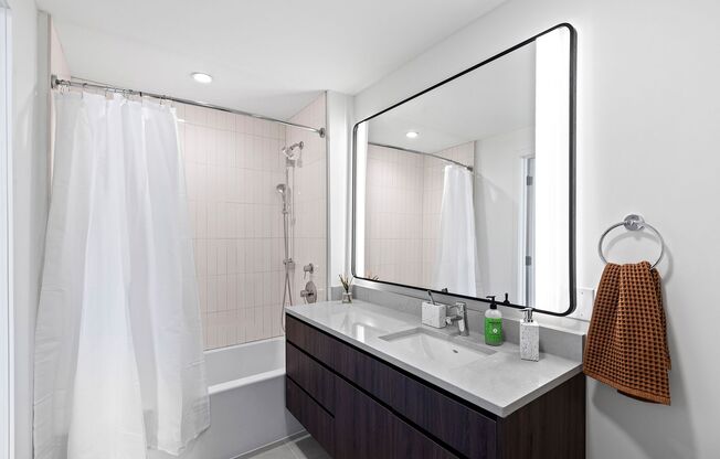 2 beds, 1 bath, 760 sqft, $3,325, Unit 606