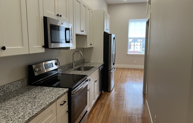 2 beds, 1 bath, 600 sqft, $1,995, Unit 9