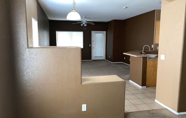 Charming 4 bed, 2 bath home on the golf course!!