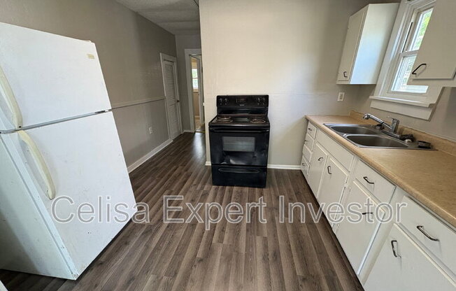 411 ARCHER AVE