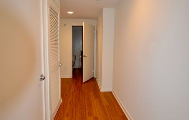 2 beds, 2 baths, $3,950, Unit Unit 1604