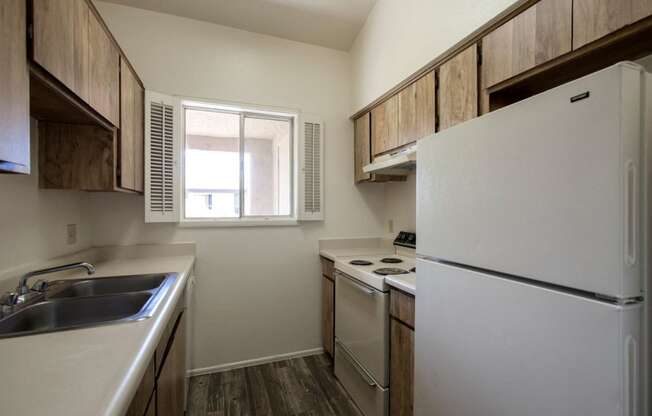 Empty kitchen at Sunrise Ridge Apartments in Tucson AZ