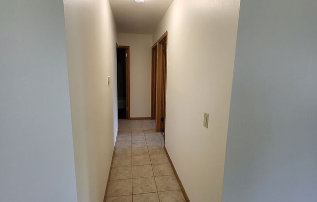 2 beds, 1 bath, 850 sqft, $1,525, Unit 209