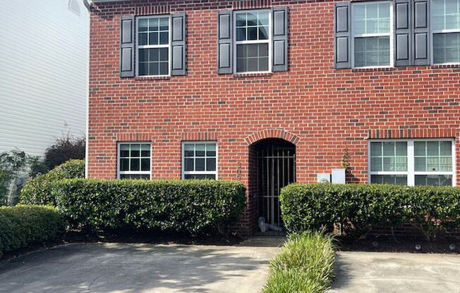 2 Bedroom, 2.5 Bathrooms Townhome in the Heart of Savannah's Southside