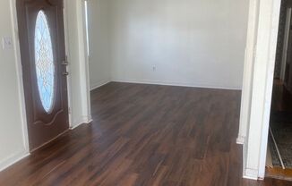 3 beds, 1 bath, $1,400