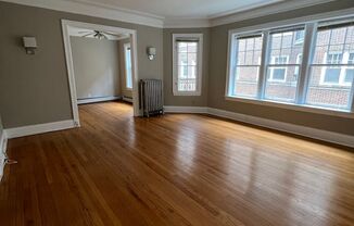 Beautiful Vintage Apartments Near Downtown Evanston
