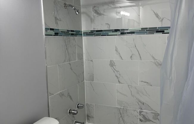 1 bed, 1 bath, $1,325, Unit 420