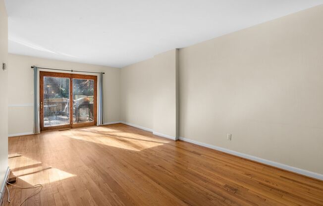 4 Bedroom 3.5 Bathroom - Van Ness/Tenleytown Semi Detached Home - Attached 1 Car Garage