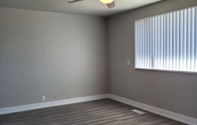 2 beds, 1 bath, 800 sqft, $1,395, Unit #16