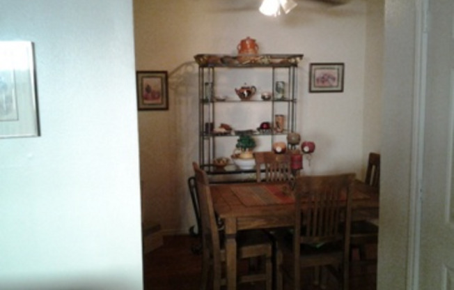 2 beds, 2 baths, 810 sqft, $1,125, Unit 302