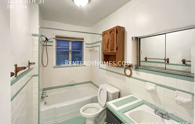 2 beds, 1 bath, 1,572 sqft, $1,350, Unit 1226 8th St - Main House