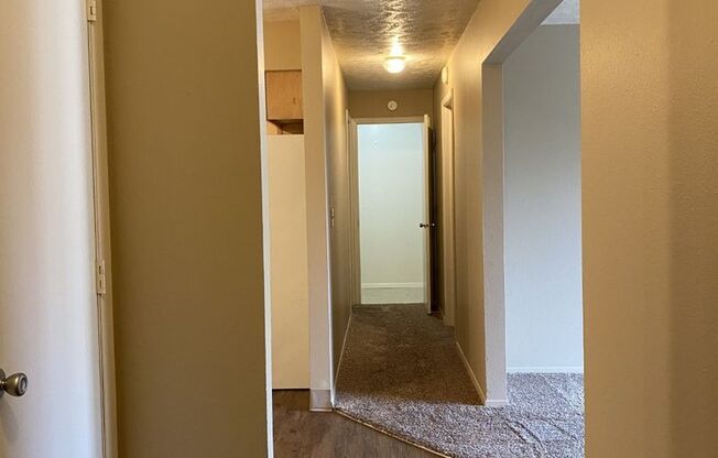 1 bed, 1 bath, 850 sqft, $990, Unit 4-412