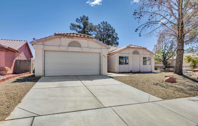 N Las Vegas Single Family Home - New Paint and LVP Flooring