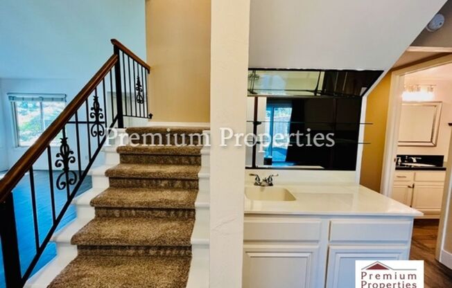 3 beds, 2.5 baths, $4,200