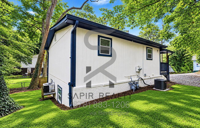 2 beds, 1 bath, 1,100 sqft, $1,350, Unit A