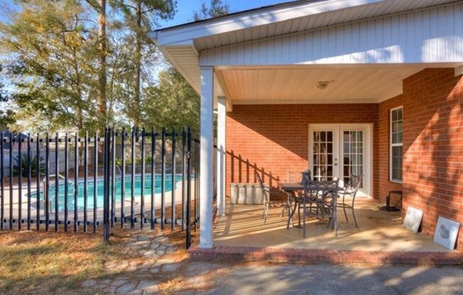 5 bedroom, 3.5 bathroom home with pool in Evans, GA