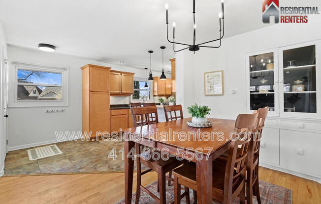 3615 N 87 ST