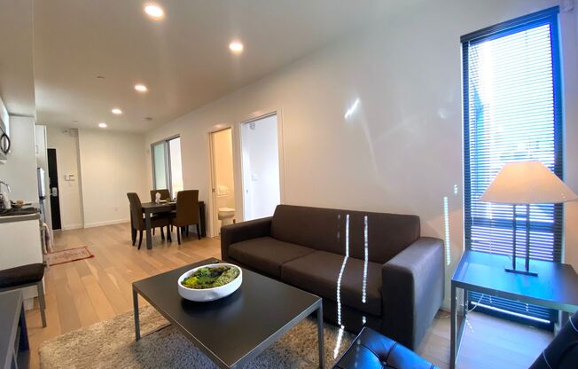 2 beds, 1 bath, $2,795, Unit 310