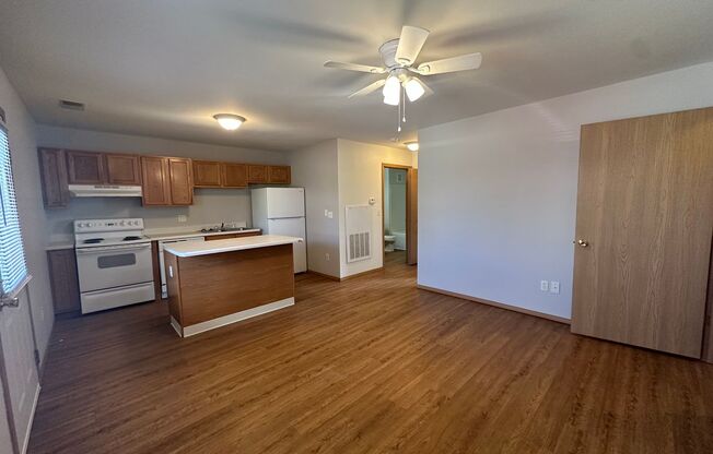 1 bed, 1 bath, 600 sqft, $975, Unit 02 #10