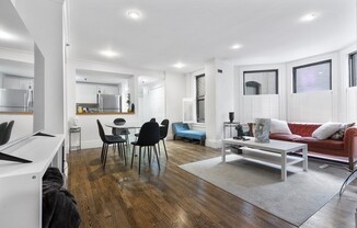 2 beds, 1.5 baths, 1,221 sqft, $4,950, Unit 205