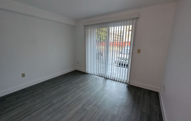 1 bed, 1 bath, 590 sqft, $1,395, Unit 122