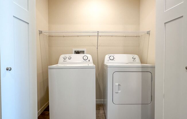 3 beds, 2 baths, 1,092 sqft, $1,595, Unit AT 715-49