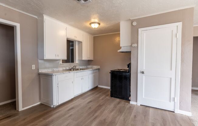 4 beds, 1 bath, $1,425