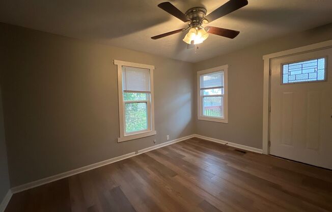 3 Bed, 2 Bath House in Clarksville!!