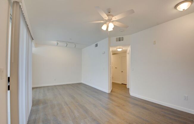 2 beds, 2 baths, $1,550, Unit 1122