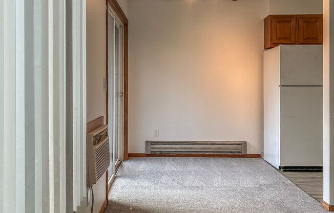 ONE MONTH FREE- Gresham 1 Bedroom Condo Available for Move In ! Call today