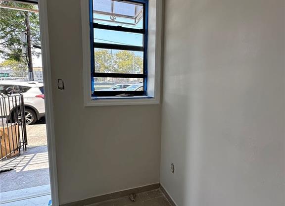 Studio, 280 sqft, $1,500