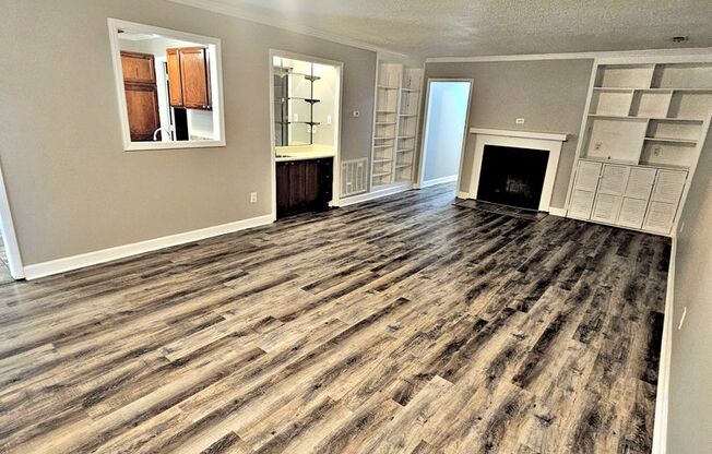 (RCH-26) Oak Square Apartments