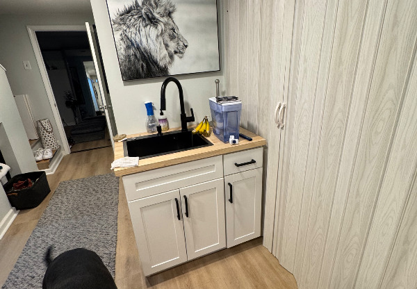 1217 W 37 ST