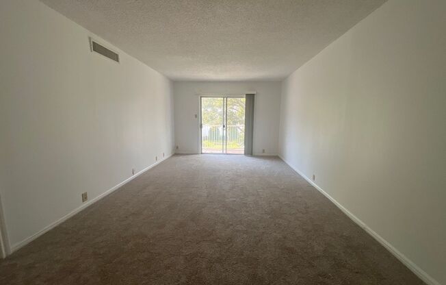 1 bed, 1 bath, 744 sqft, $1,400, Unit 2601 Bellefontaine E-C204