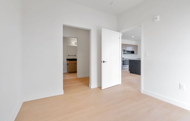 2 beds, 2 baths, 966 sqft, $2,450, Unit 321