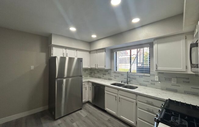 Beautifully Updated 2-Bedroom Condo with Modern Finishes