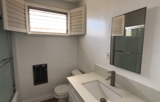 1 bed, 1 bath, $2,025, Unit 06