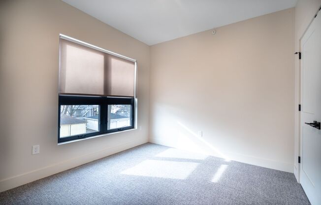 1 bed, 1 bath, 579 sqft, $1,400, Unit 24