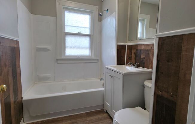 3 beds, 1 bath, $1,200, Unit #2