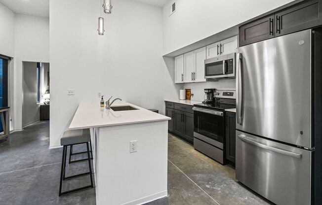 1 bed, 1 bath, 677 sqft, $1,395, Unit 3323