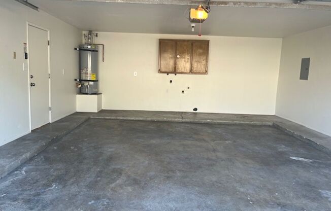 2 beds, 2 baths, $1,750, Unit 817-36