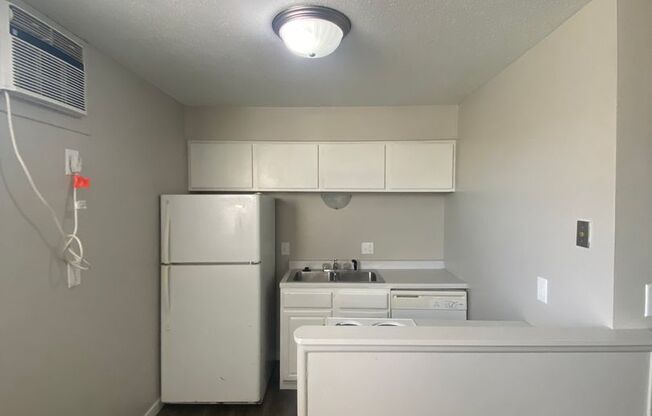 1 bed, 1 bath, 545 sqft, $795, Unit 114 NW College Ave #02