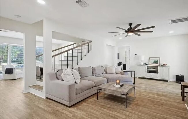 13505 PYRAMID DR