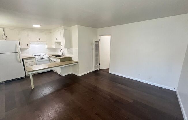 1 bed, 1 bath, $2,000, Unit 705D