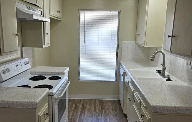 1 bed, 1 bath, 635 sqft, $1,895, Unit 7