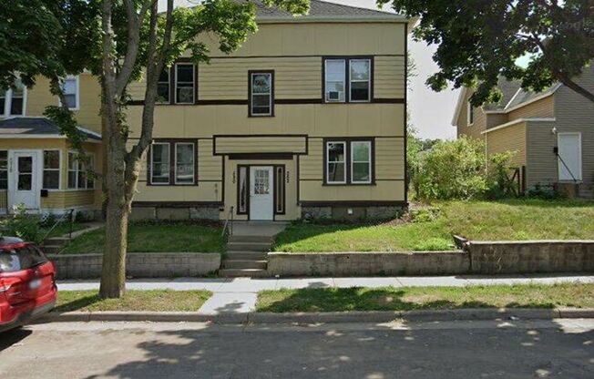 580 Thomas Ave W